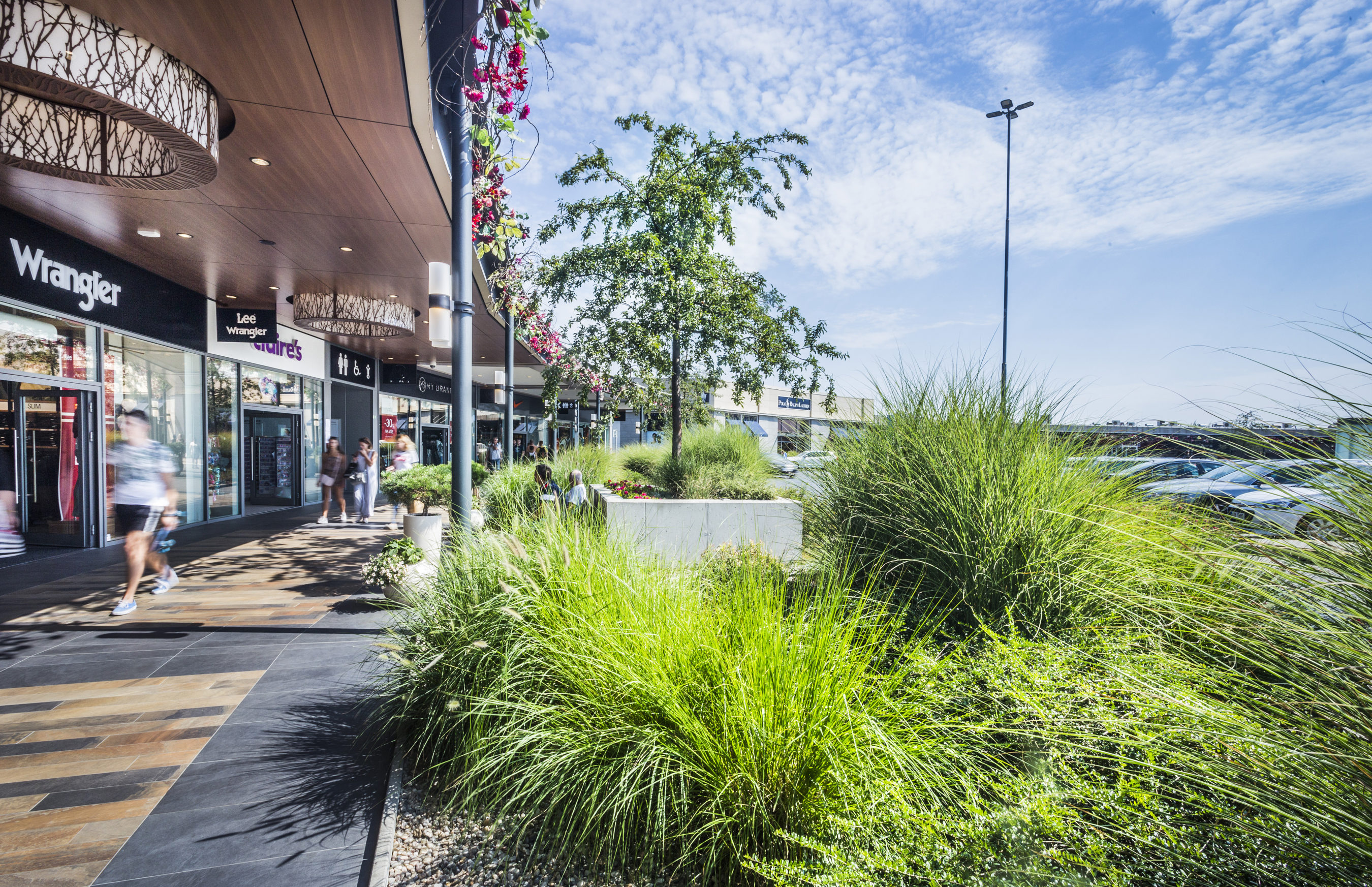 Fashion Arena Prague Outlet slaví 12 let Luxury Guide